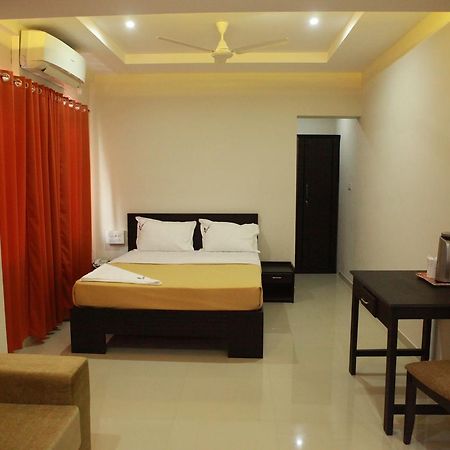 Riva Residency Hotel Palakkad Buitenkant foto