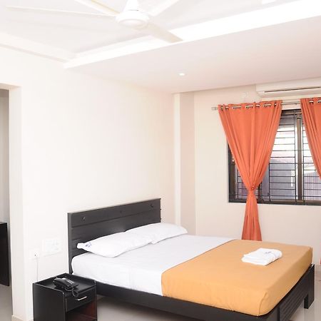 Riva Residency Hotel Palakkad Buitenkant foto