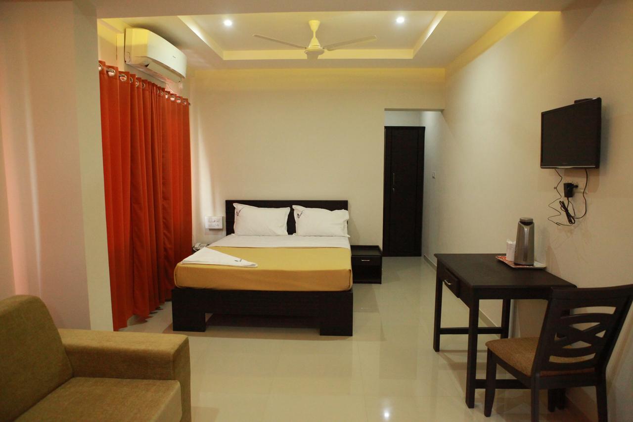 Riva Residency Hotel Palakkad Buitenkant foto