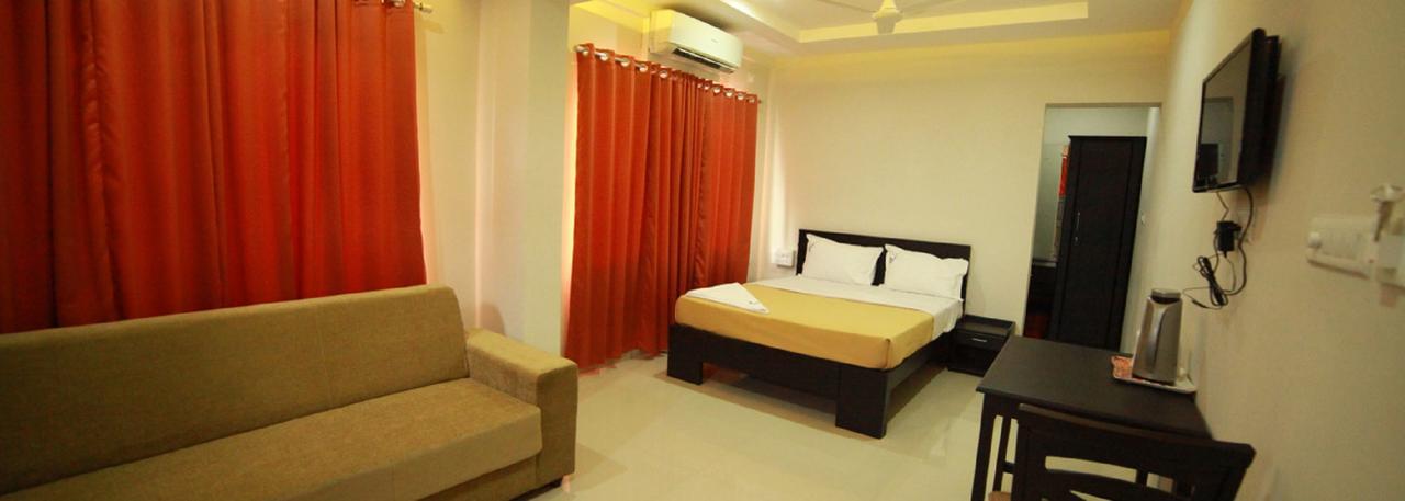 Riva Residency Hotel Palakkad Buitenkant foto